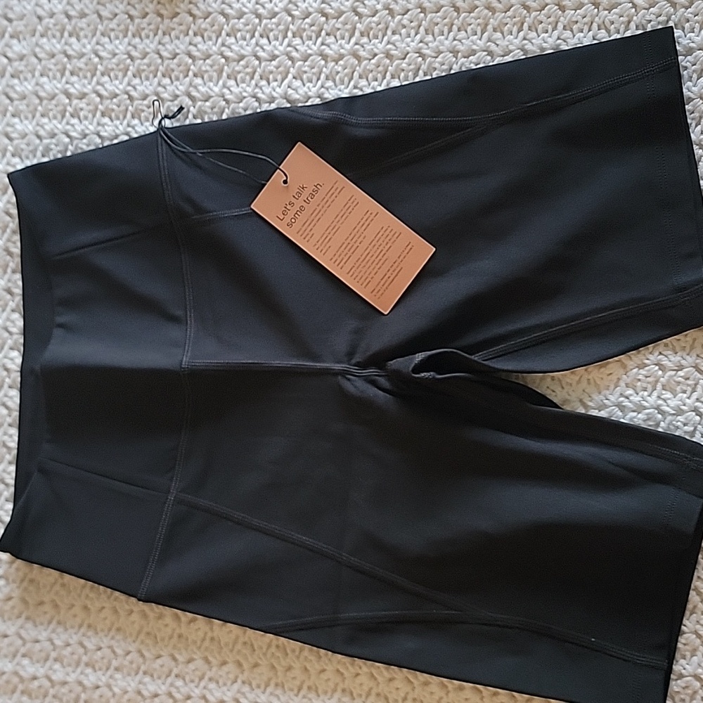 NWT Girlfriend Collective Black High-Rise Bike Shorts Size Small - Picture 2 of 4
